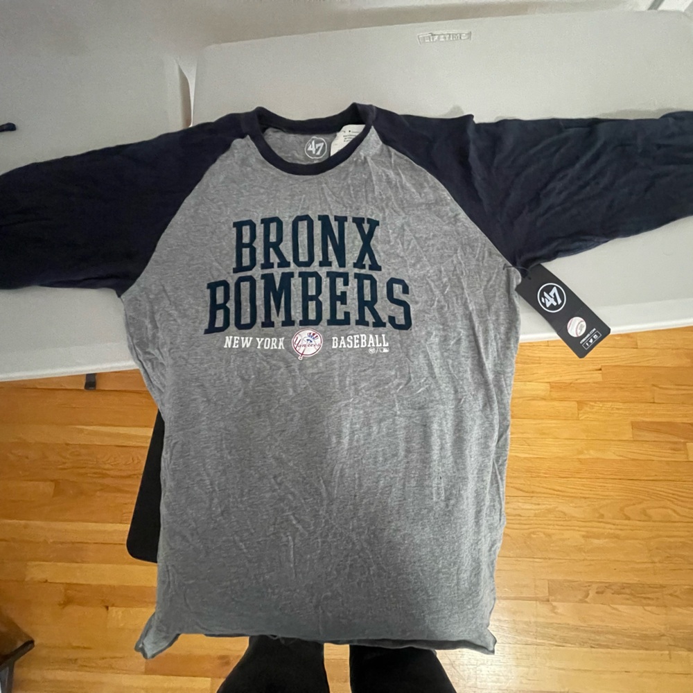 47 Brand NY Yankees Raglan 3/4 Sleeve Tee - Gray and Navy Size L NWT